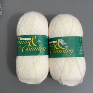 Reynolds Town & Country Lot of 2 Yarn White Beige Wool Acrylic 50g 7.5 oz 132 Yd